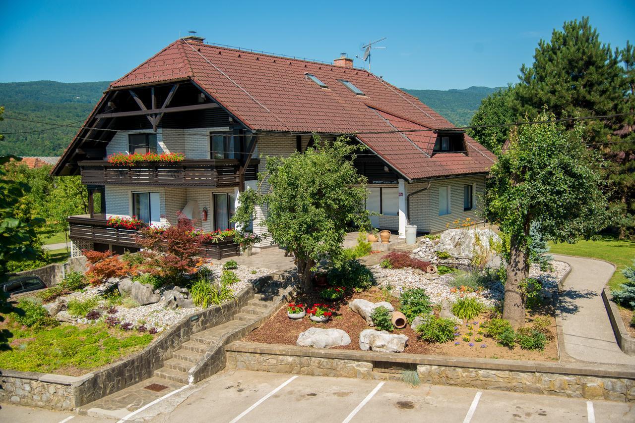 Zupancicev Hram Hotel Dragatus Exterior photo